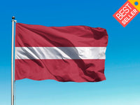 Izturīgs Latvijas karogs