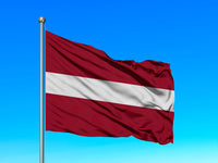 Izturīgs Latvijas karogs